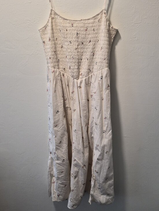 American Eagle Outfitters Dresses & Skirts - American Eagle Outfitters Cream Spaghetti-Strap Floral Maxi Dress